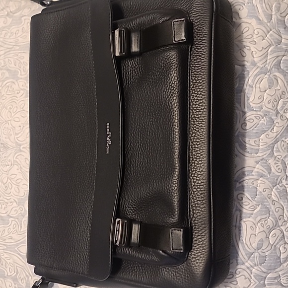 SALE Michael Kors Unisex Messenger Bag - Picture 2 of 10